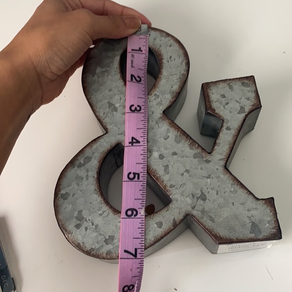 & decor - Picture 3 of 3